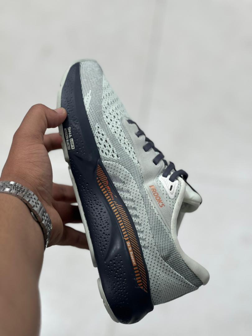 کتونی بروکس آدرنالین جی تی اس24/24 Brooks Adrenaline GTS/سایز ۴۰ الی ۴۵/فروش عمده و تک /ضمانت کالا/