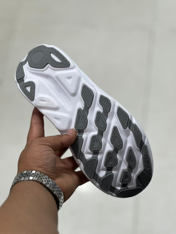 کتونی هوکا کلیفتون ۹Hoka Clifton ۹ ساخت ویتنام