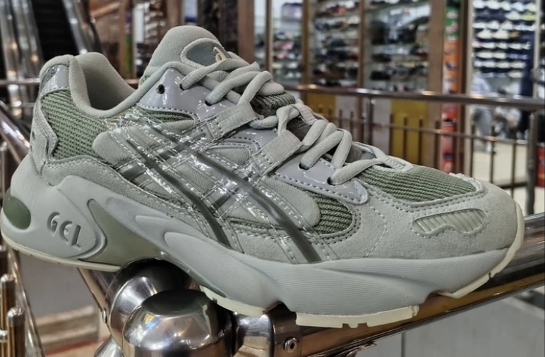 کفش اسیکس کایانو ۵ | ASICS Gel-Kayano 5 مسترکوالیتی ویتنام/سایز ۴۰ الی ۴۵/فروش تک و عمده/