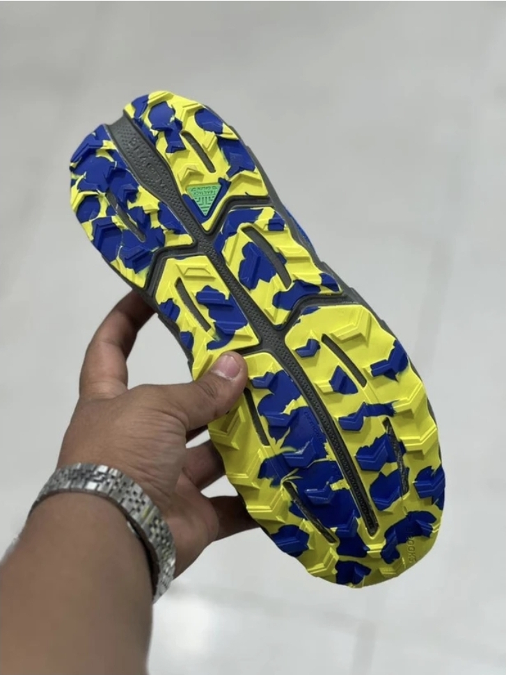 Brooks Cascadia 17 Vietnamبروکس کاسکادیا ۱۷