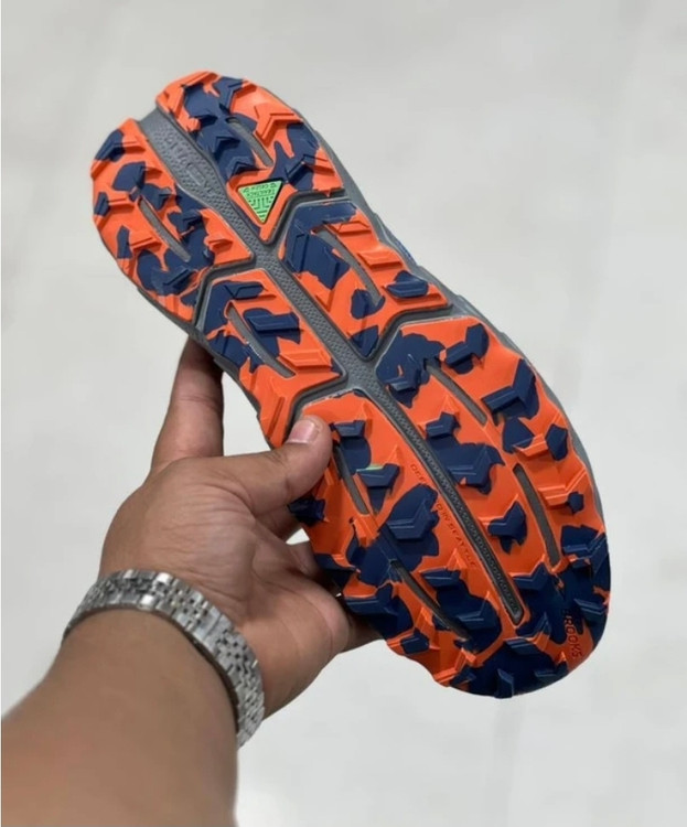 بروکس کاسکادیا ۱۷Brooks Cascadia 17 Vietnam