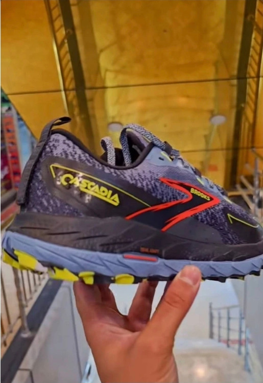 کتونی بروکس کاسکادیا 18 مسترکوالیتی / Brooks Cascadia 18