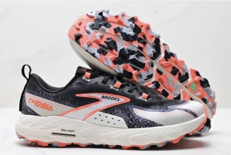 کتونی بروکس کاسکادیا 18/ Brooks Cascadia 18 /ساخت ویتنام/ سایز 40 تا 45 / فروش عمده و تک