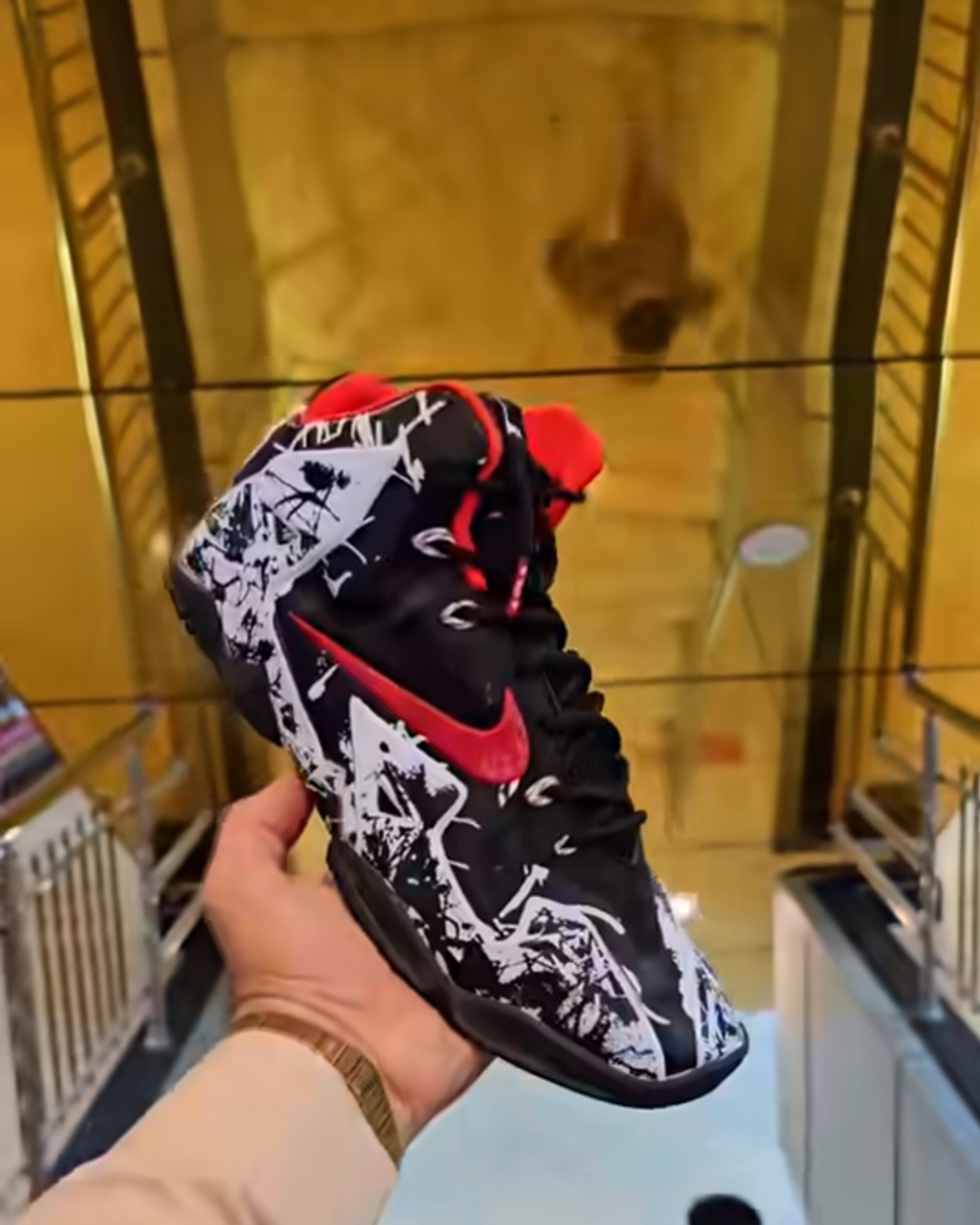 کتونی نایک لبرون 11 مسترکوالیتی /سایز 40 الی 45/ Nike LeBron 11 / فروش عمده و تک