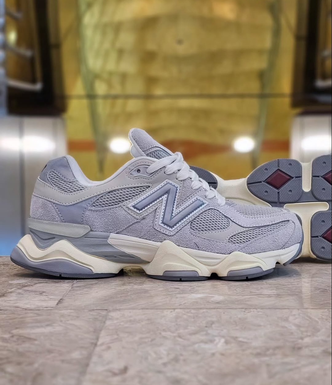 کفش نیوبالانس ۹۰۶۰ New balance 9060 /ساخت ویتنام /ست زن و مرد/ ضمانت کیفیت کالا / سایز 38 تا 47|