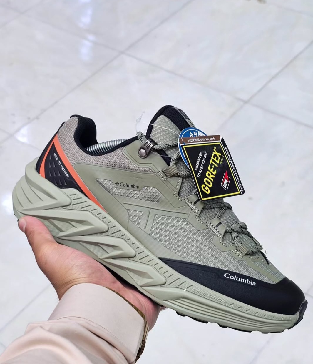 کتونی کلمبیا گورتکس ضد آب زیره ویبرام ،ساخت ویتنام سایز ۴۰ الی ۴۵ Colombia kailas mountain wander _2 GTX low waterproof Trekking shoes vietnam .فروش بصورت عمده و تک