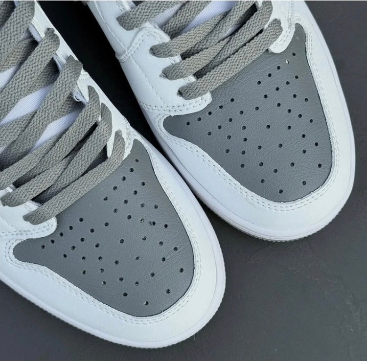 کتونی نایک ایر جردن وان/Nike air Jordan 1/ساخت ویتنام/سایز ۴۰الی ۴۵/فروش عمده و تک/