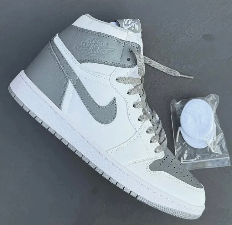 کتونی نایک ایر جردن وان/Nike air Jordan 1/ساخت ویتنام/سایز ۴۰الی ۴۵/فروش عمده و تک/