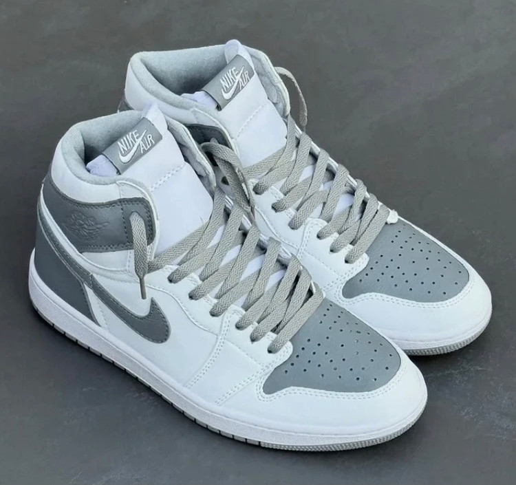 کتونی نایک ایر جردن وان/Nike air Jordan 1/ساخت ویتنام/سایز ۴۰الی ۴۵/فروش عمده و تک/