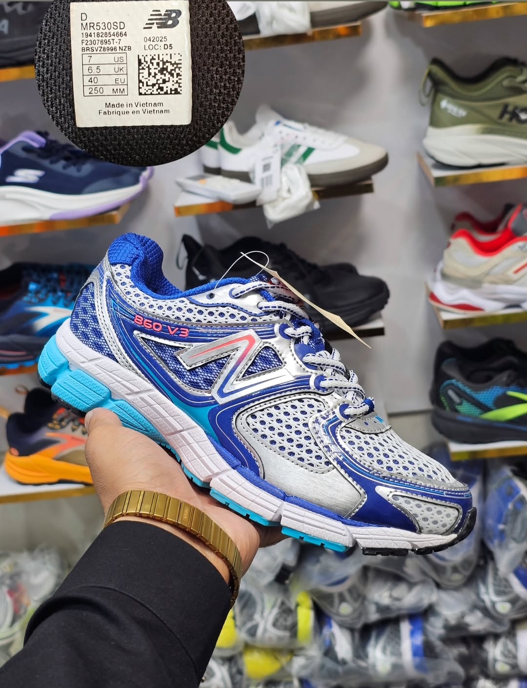 کتونی نیوبالانس ۸۶۰ New balance 860 v3 ساخت ویتنام .تور درشت لیبل امریکایی سایز ۴۰ تا ۴۵ . وارداتی . فروش بصورت عمده و تک . Newbalance 860 v3