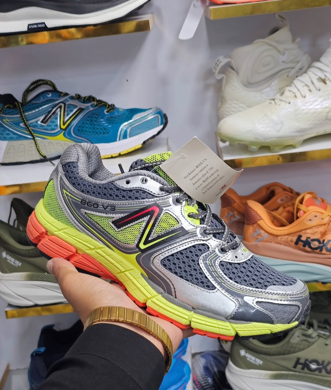 کتونی نیوبالانس ۸۶۰ .New balance 860 v3 تور درشت. ساخت ویتنام .سایز۴۰ تا ۴۵ تنوع و رنگبندی جذاب