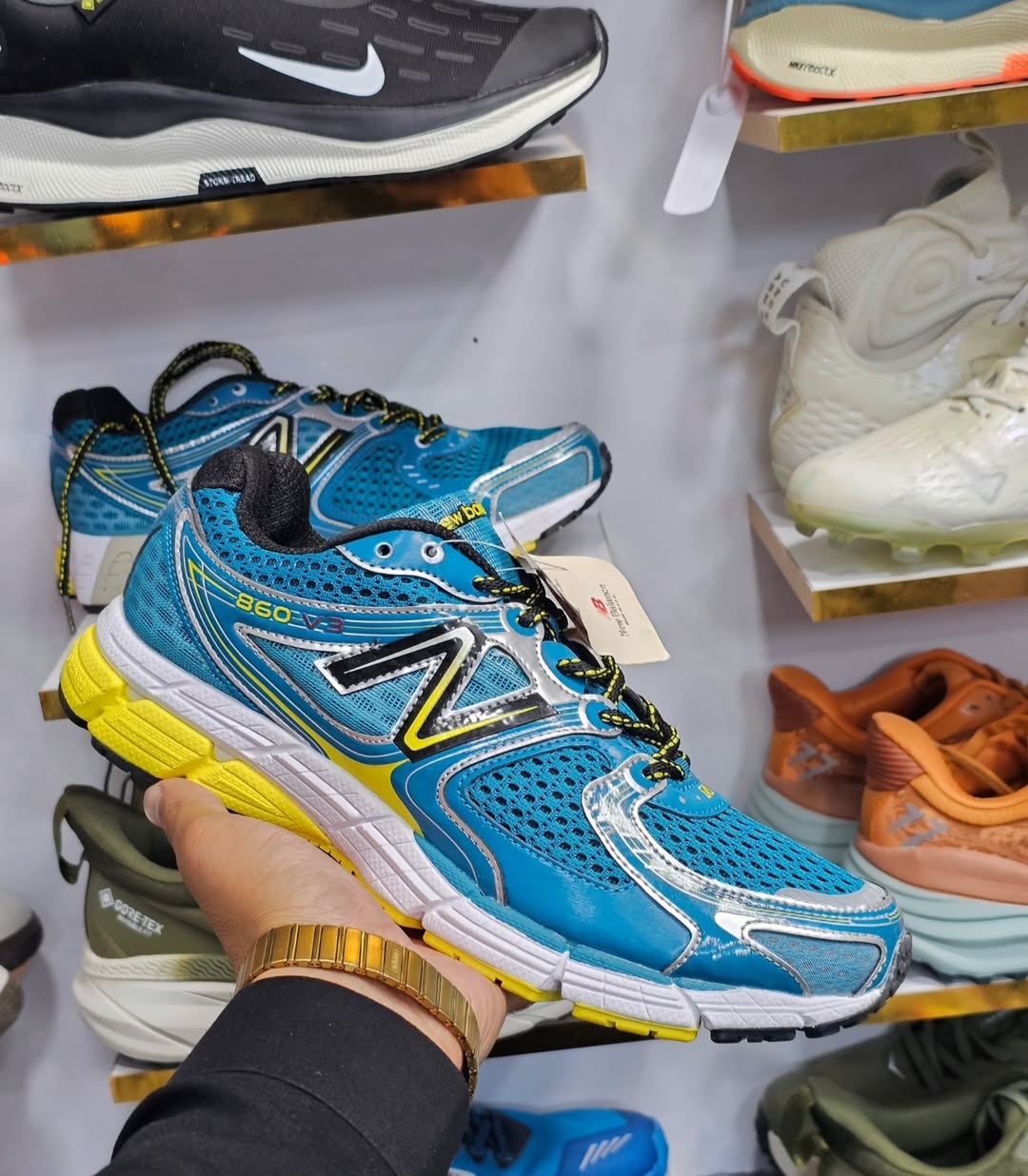 کتونی نیوبالانس ۸۶۰ .New balance 860 v3 تور درشت . ساخت ویتنام .سایز۴۰تا ۴۵