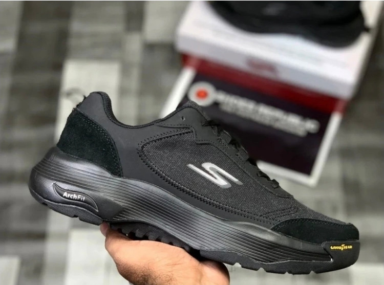 کتونی اسکیچرز آرچ فیتSkechers Archfit ساخت ویتنام سایز۴۰ تا ۴۵ .فروش بصورت عمده و تک.