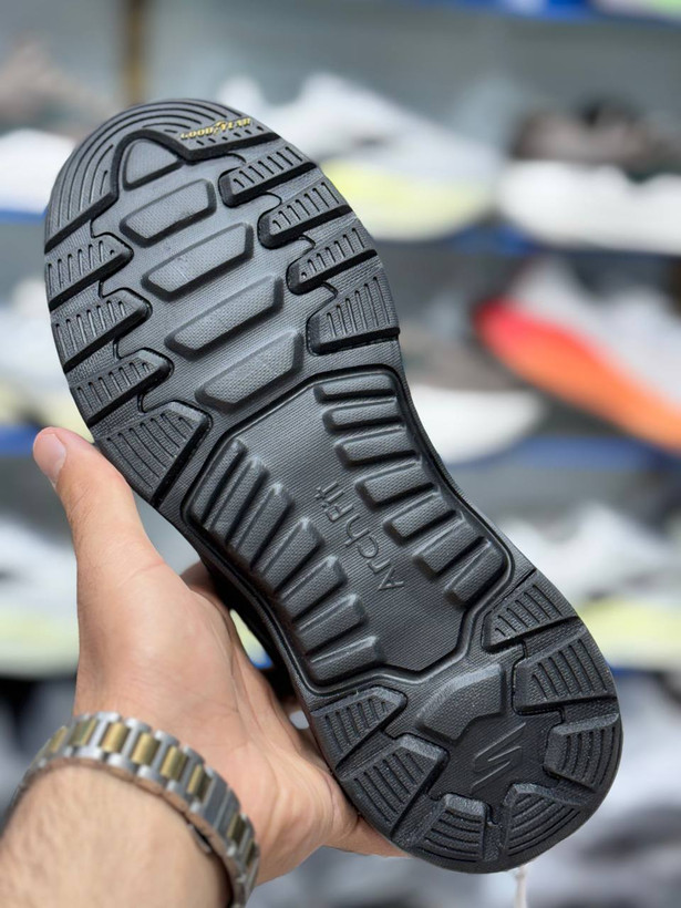 کتونی اسکیچرز آرچ فیتSkechers Archfit ساخت ویتنام سایز۴۰ تا ۴۵ .فروش بصورت عمده و تک.