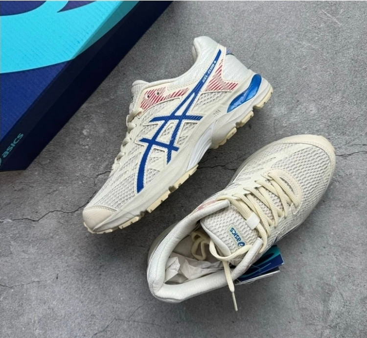کتونی اسیکس ژل فلاکس ۴ ،Asics Gel Flux 4, ساخت ویتنام ، سایز۴۰تا ۴۵ فروش عمده و تک ، پایین ترین قیمت .