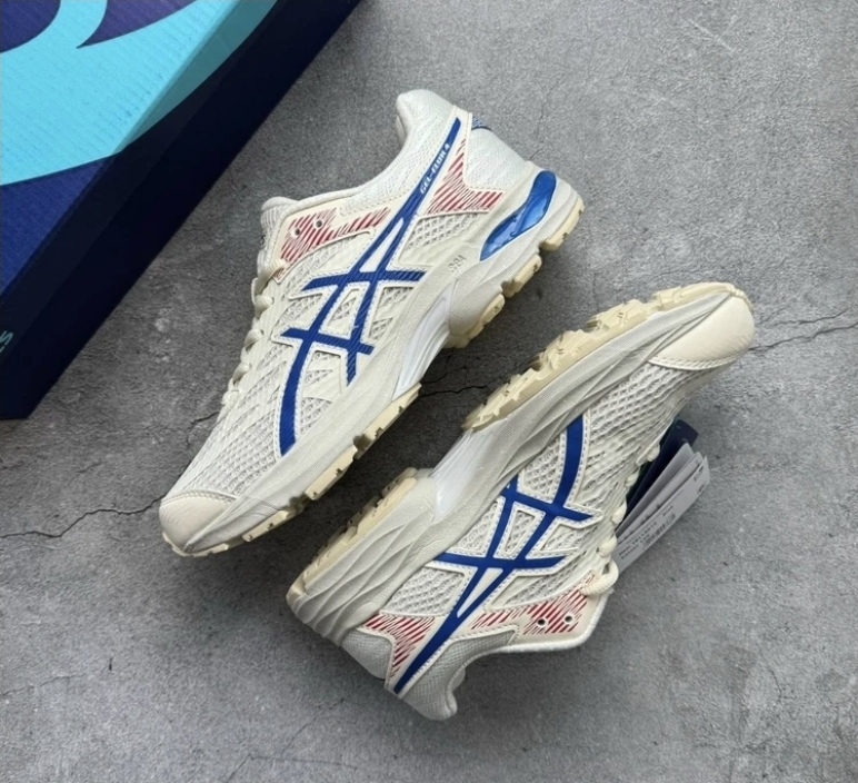 کتونی اسیکس ژل فلاکس ۴ ،Asics Gel Flux 4, ساخت ویتنام ، سایز۴۰تا ۴۵ فروش عمده و تک ، پایین ترین قیمت .