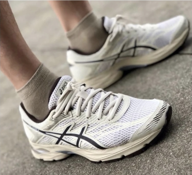 کتونی اسیکس ژل فلاکس ۴ ،Asics Gel Flux 4, ساخت ویتنام ، سایز۴۰تا ۴۵ فروش عمده و تک ، ضمانت کالا