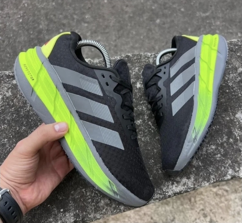 ادیداس ادیستارAdidas Adistar CS ساخت ویتنام سایز ۴۰ تا ۴۵. همراه با جعبه . فروش بصورت عمده و تک