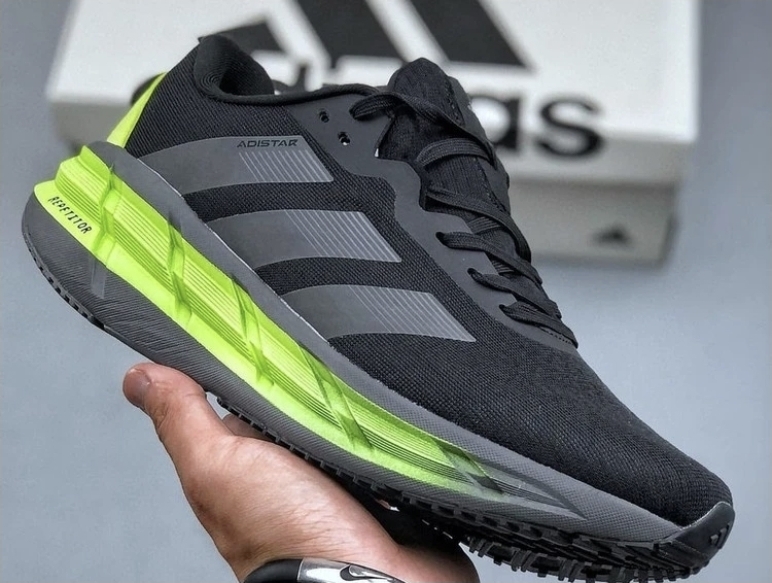ادیداس ادیستارAdidas Adistar CS ساخت ویتنام سایز ۴۰ تا ۴۵. همراه با جعبه . فروش بصورت عمده و تک