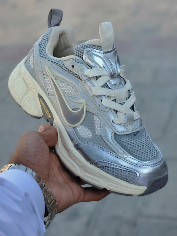 کتونی ویتنامی نایک وی فایو کیNike v5k run