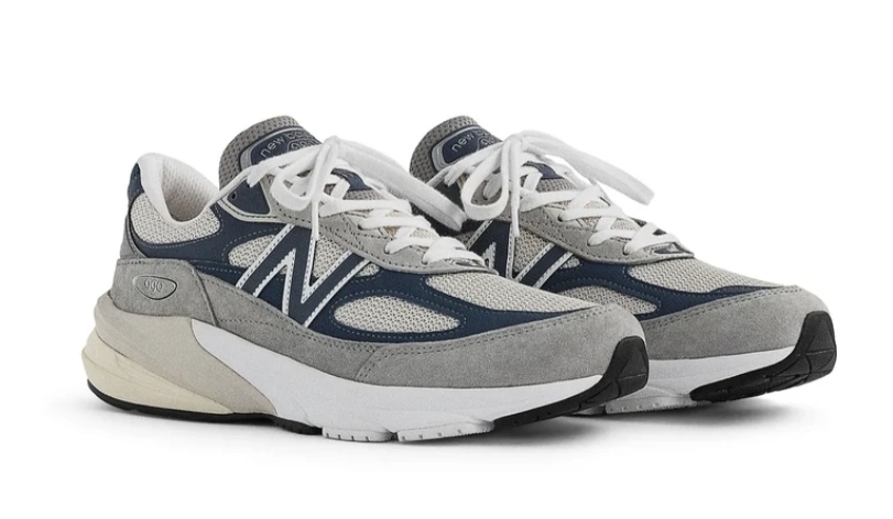 کتونی نیوبالانس ۹۹۰ امریکاییNewbalance v5 990 ، وارداتی به سفارش USA بالاترین کیفیت درجه۱. سایز ۴۰ الی ۴۵پایین ترین قیمت در ایران فروش عمده وتک