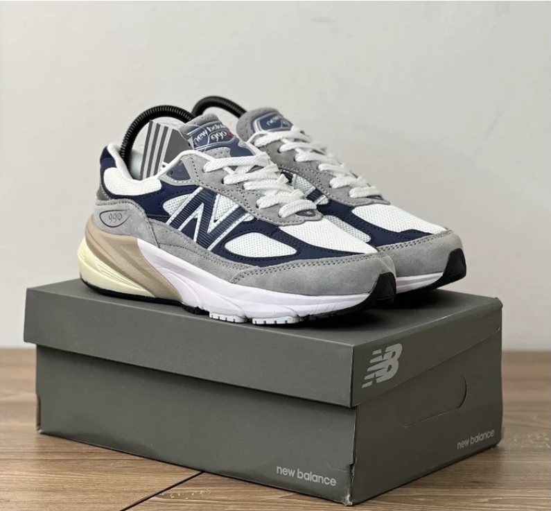 کتونی نیوبالانس ۹۹۰ امریکاییNewbalance v5 990 ، وارداتی به سفارش USA بالاترین کیفیت درجه۱. سایز ۴۰ الی ۴۵پایین ترین قیمت در ایران فروش عمده وتک