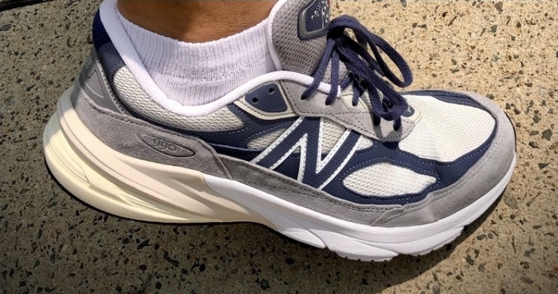 کتونی نیوبالانس ۹۹۰ امریکاییNewbalance v5 990 ، وارداتی به سفارش USA بالاترین کیفیت درجه۱. سایز ۴۰ الی ۴۵پایین ترین قیمت در ایران فروش عمده وتک