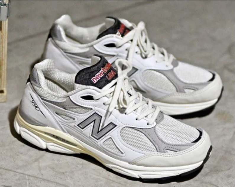 کتونی نیوبالانس ۹۹۰آمریکاییNewbalance v5 990 ، وارداتی به سفارش USA بالاترین کیفیت درجه۱. سایز ۴۰الی ۴۵پایین ترین قیمت در ایران فروش بصورت عمده و تک