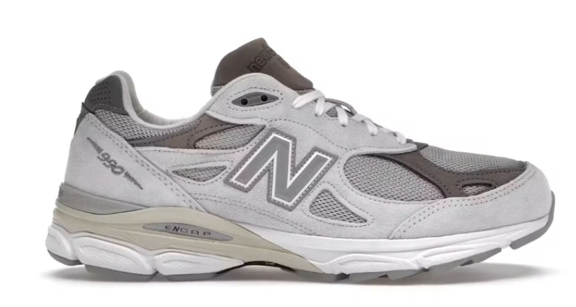 کتونی نیوبالانس ۹۹۰ Newbalance v5 990 وارداتی به سفارش آمریکا بالاترین کیفیت درجه۱. سایز ۴۰تا ۴۵پایین ترین قیمت در ایران فروش بصورت تک و عمده