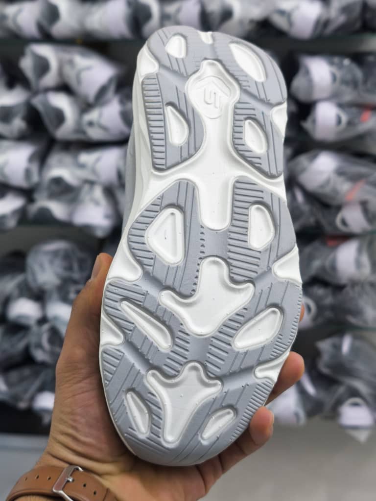 Skechers Max RUN Vietnamاسکیچرز