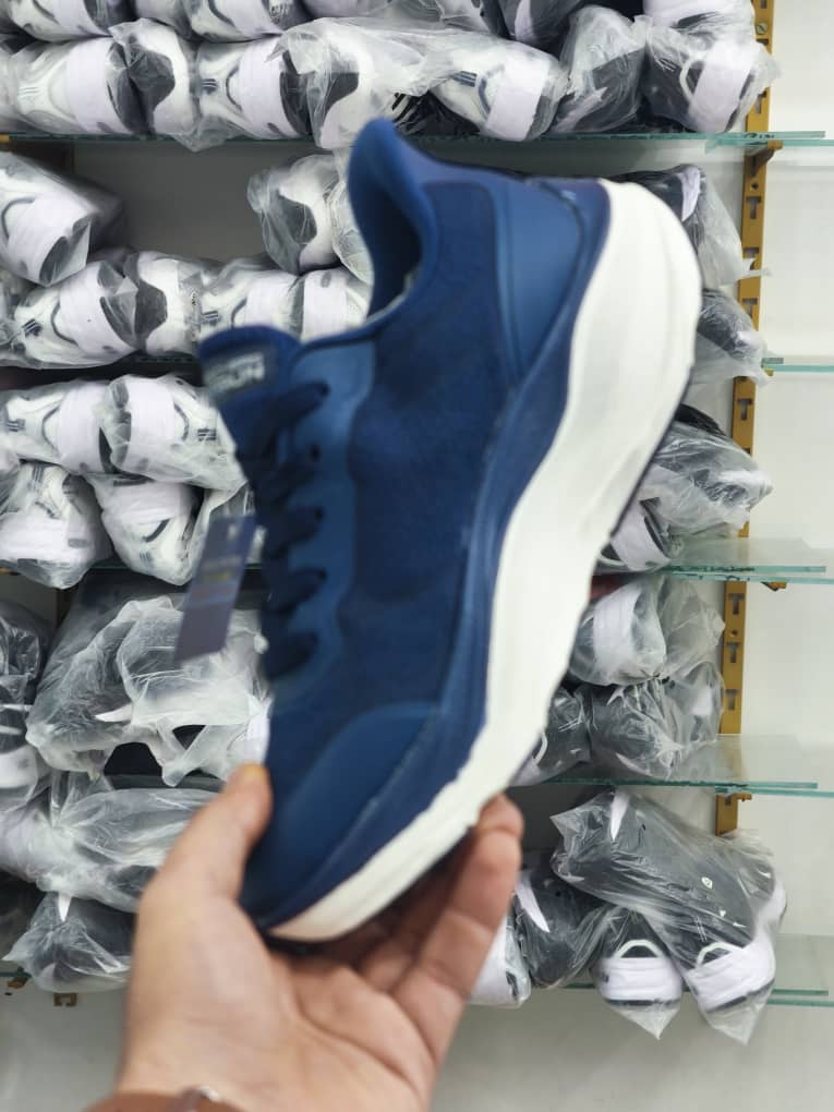 کتونی ویتنامی اسکیچرز نرم و سبک و راحت Skechers Max RUN/ساخت ویتنام /سایز ۳۷تا۴۰/فروش بصورت عمده و تک
