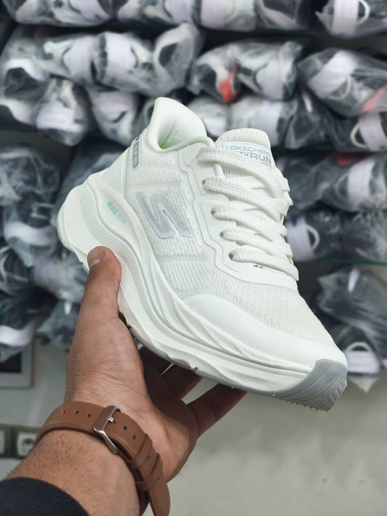 اسکیچرز نرم و سبک و راحت Skechers Max RUN/ساخت ویتنام /سایز ۳۷تا۴۰/فروش بصورت عمده و تک