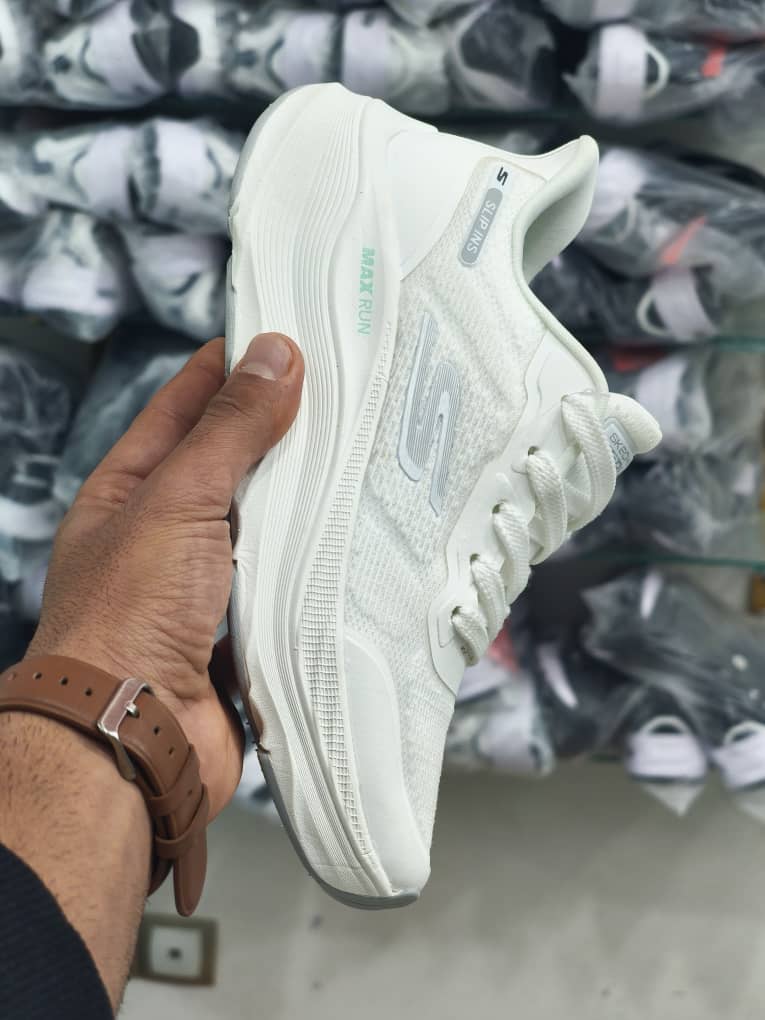 اسکیچرز نرم و سبک و راحت Skechers Max RUN/ساخت ویتنام /سایز ۳۷تا۴۰/فروش بصورت عمده و تک