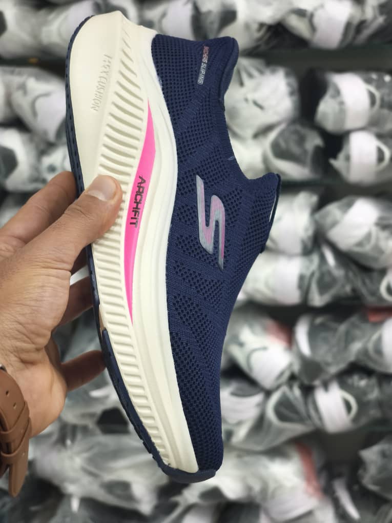 کفش اسکیچرز مسترکوالیتی بدون بند/سایز 37 تا 40/Skechers Slip Ins / فروش عمده و تک