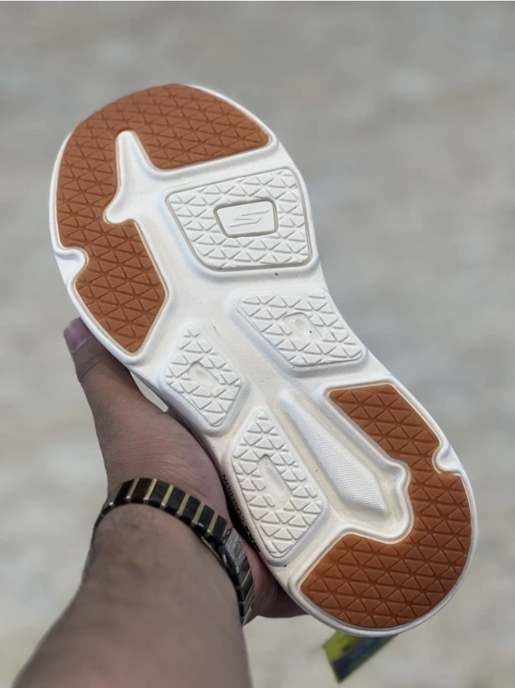 کتونی اسکیچرز رانینگ و پیاده رویی / Skechers Max cushioning/ ساخت ویتنام اسلیپ طبی و سبک و راحت / سایز 40تا 45 / فروش بصورت عمده و تک