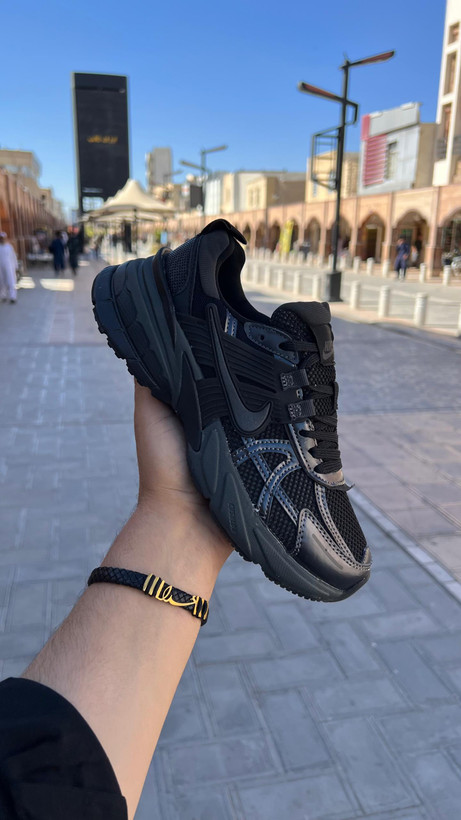 کفش نایک وی تو کی/Nike V2k Run /ساخت ویتنام/سایز ۳۷ الی ۴۰/ فروش عمده و تک