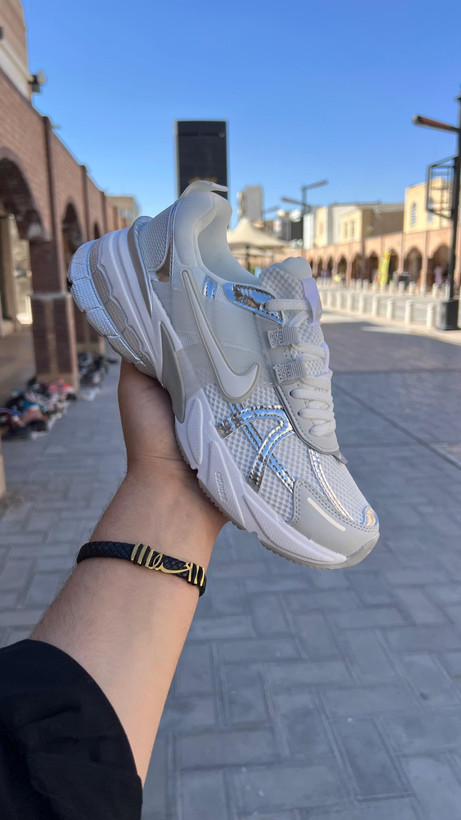 کتونی ویتنامی نایک وی تو کی/Nike V2k Run /ساخت ویتنام/سایز ۳۷ الی ۴۰/ فروش عمده و تک