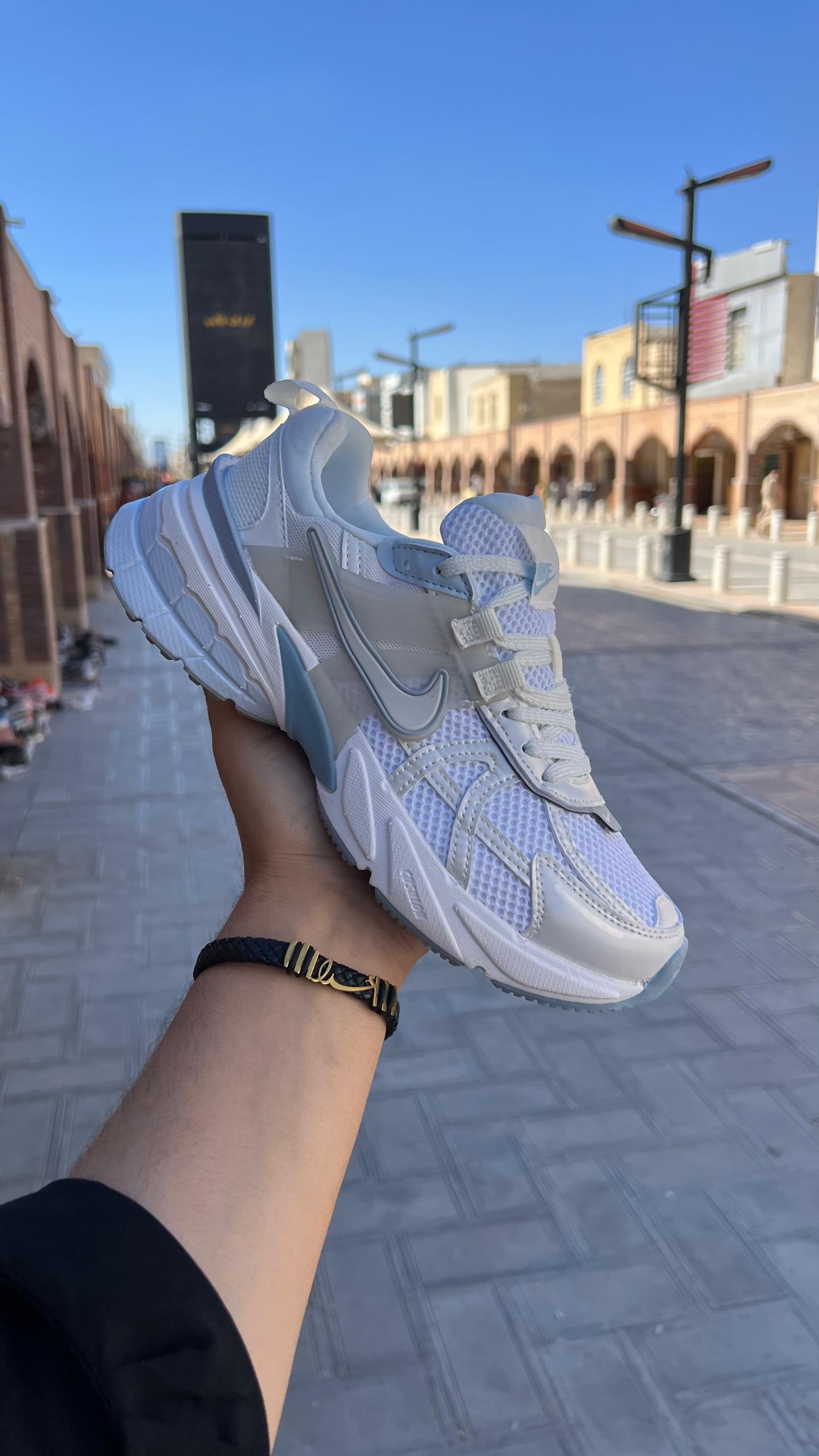 کفش نایک وی تو کی/Nike V2k Run /ساخت ویتنام/سایز ۳۷ الی ۴۰/ فروش عمده و تک