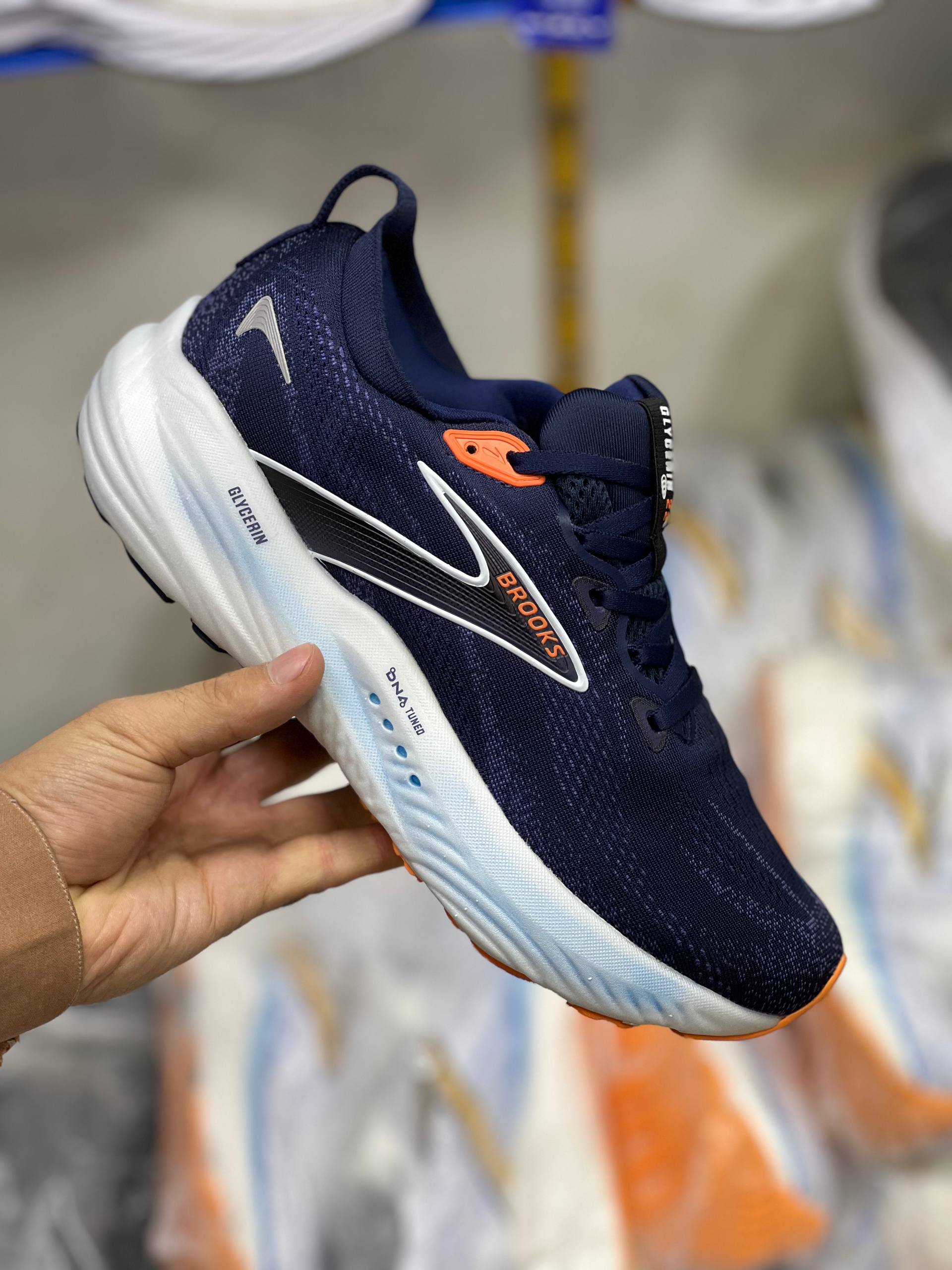 کتونی ویتنامی بروکس گلیسرین ۲۲/Brooks Glycerin GTS 22