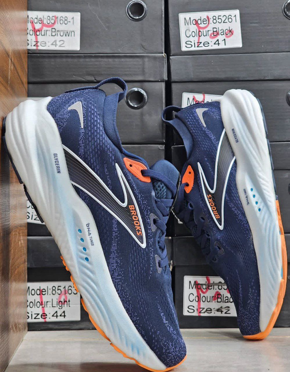 کتونی ویتنامی بروکس گلیسرین ۲۲/Brooks Glycerin GTS 22 /سایز ۴۰ تا ۴۵/ فروش بصورت عمده و تک/مستر کوالیتی ساخت ویتنام/