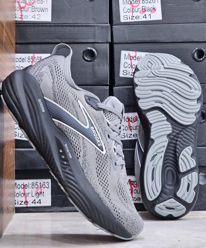 بروکس گلیسرین ۲۲/Brooks Glycerin GTS 22 /سایز ۴۰ تا ۴۵/ فروش بصورت عمده و تک/مستر کوالیتی ساخت ویتنام/