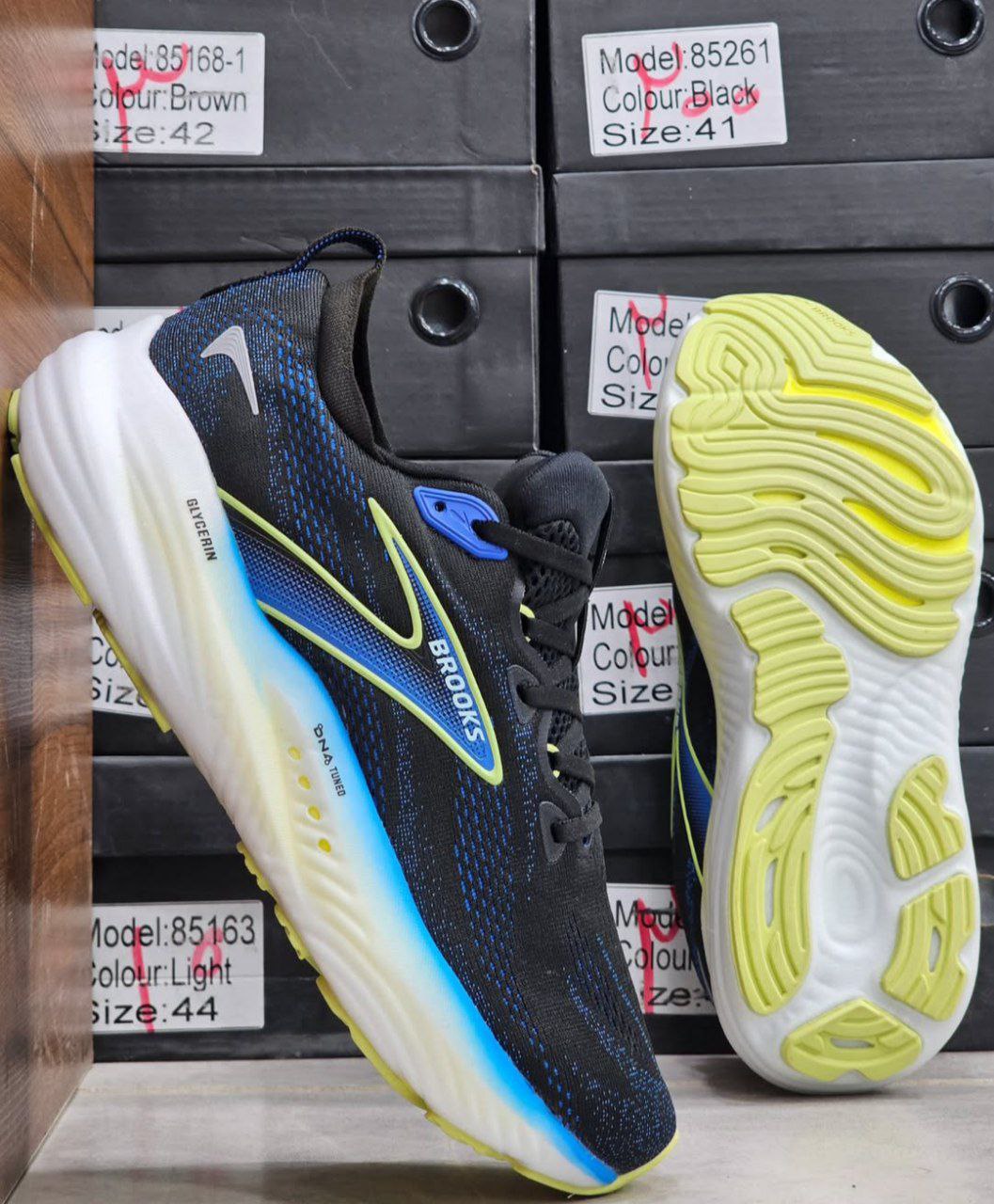 کتونی بروکس گلیسرین ۲۲/Brooks Glycerin GTS 22 /سایز ۴۰ تا ۴۵/ فروش بصورت عمده و تک/مستر کوالیتی ساخت ویتنام/