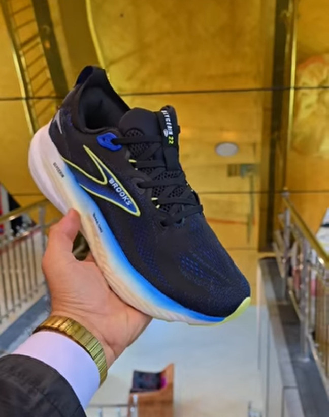 کتونی بروکس گلیسرین ۲۲/Brooks Glycerin GTS 22 /سایز ۴۰ تا ۴۵/ فروش بصورت عمده و تک/مستر کوالیتی ساخت ویتنام/