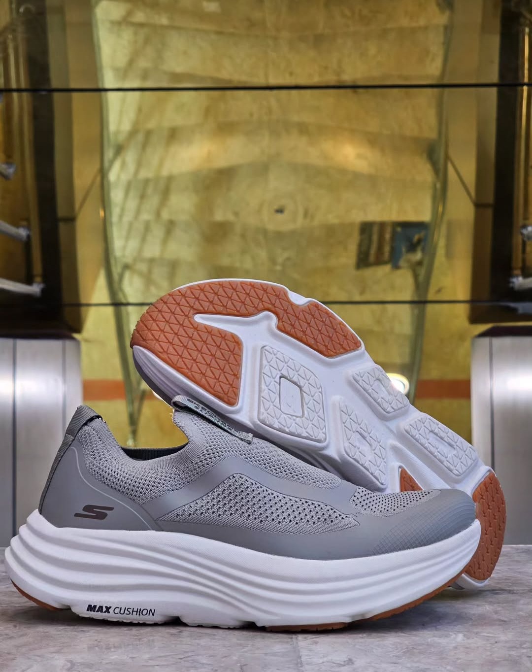 کتونی ویتنامی اسکیچرز رانینگ و پیاده رویی / Skechers Max cushioning/ ساخت ویتنام اسلیپ طبی و سبک و راحت / سایز 37تا 40/ فروش بصورت عمده و تک