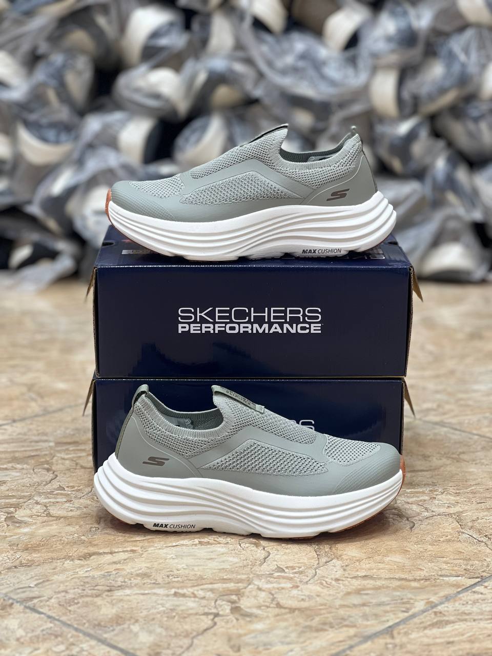 کتونی ویتنامی اسکیچرز رانینگ و پیاده رویی / Skechers Max cushioning/ ساخت ویتنام اسلیپ طبی و سبک و راحت / سایز 37تا 40/ فروش بصورت عمده و تک