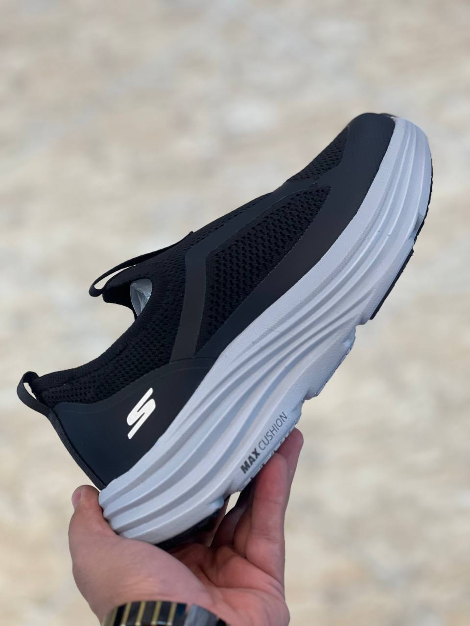اسکیچرز رانینگ و پیاده رویی / Skechers Max cushioning/ساخت ویتنام اسلیپ طبی و سبک و راحت / سایز 37تا 40/ فروش بصورت عمده و تک