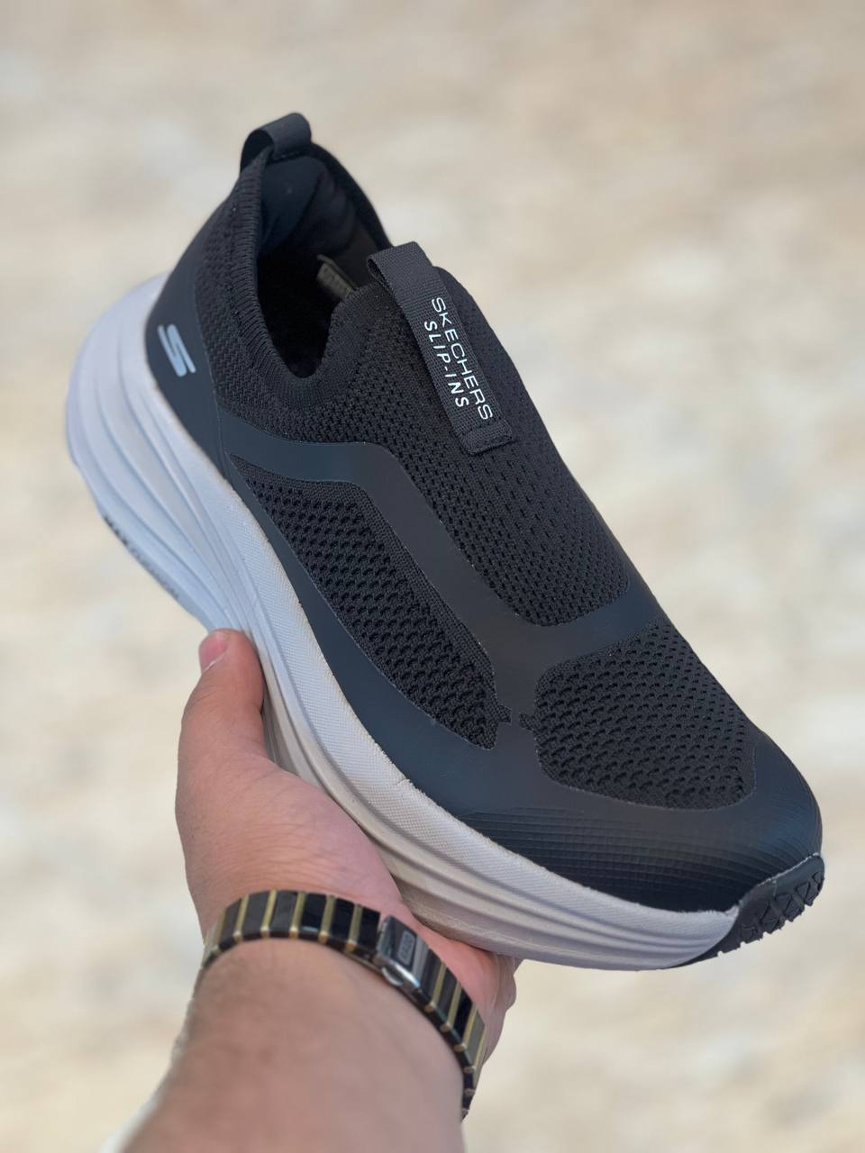 اسکیچرز رانینگ و پیاده رویی / Skechers Max cushioning/ساخت ویتنام اسلیپ طبی و سبک و راحت / سایز 37تا 40/ فروش بصورت عمده و تک