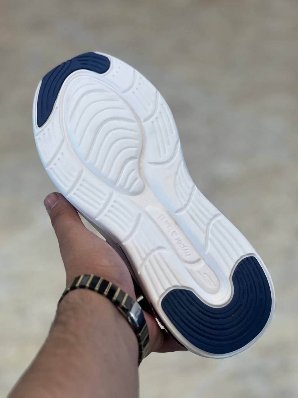 کتونی اسکیچرزمکث کوشن رانینگ و پیاده رویی / Skechers Max cushioning