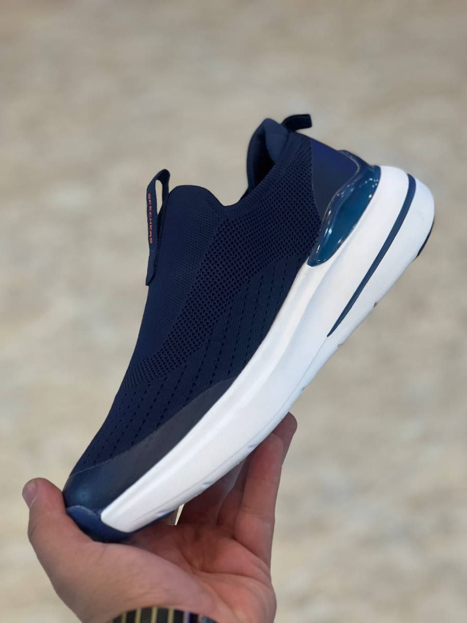 اسکیچرزمکث کوشن رانینگ و پیاده رویی / Skechers Max cushioning/مستر کوالیتیA طبی و سبک و راحت / سایز 40الی45/ فروش بصورت عمده و تک