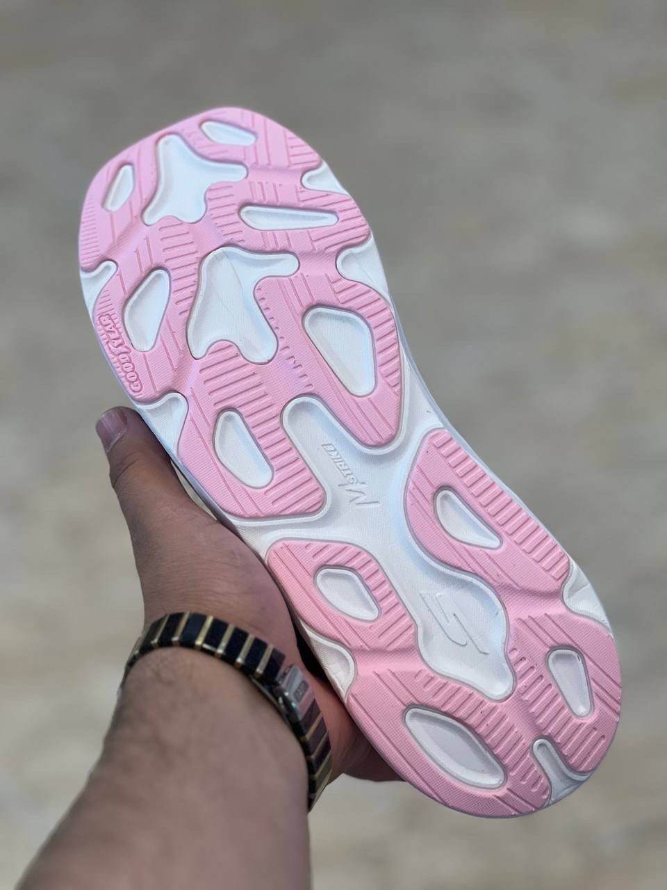 کتونی اسکیچرز نرم و سبک و راحت Skechers Max RUN/بدون بند/سایز ۳۷تا۴۰/فروش بصورت عمده و تک